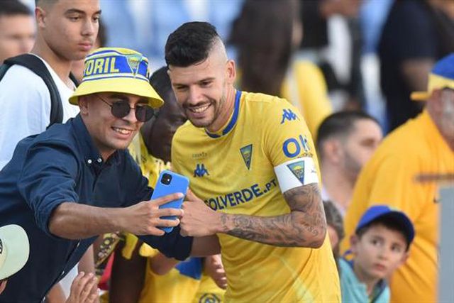 Joãozinho já nem segue para estágio