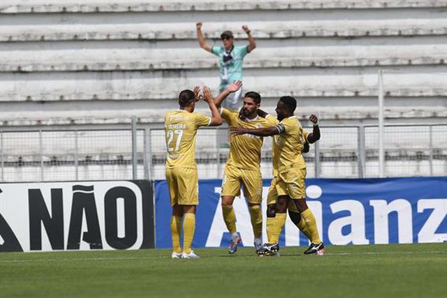 Farense afasta Moreirense nos penáltis e marca encontro com a Oliveirense na próxima fase (veja o resumo)