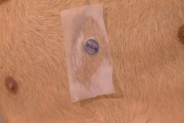 A explicação do 'Iron Man' Djokovic para o misterioso dispositivo metálico no peito