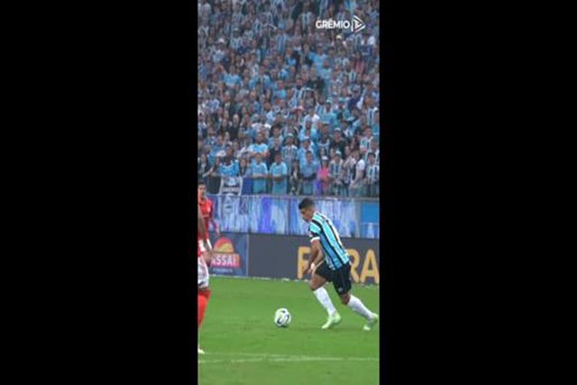 Que golo! Luis Suárez continua a passear classe aos 36 anos