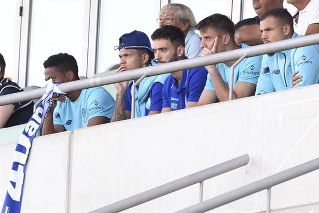 João Mário gerido com pinças