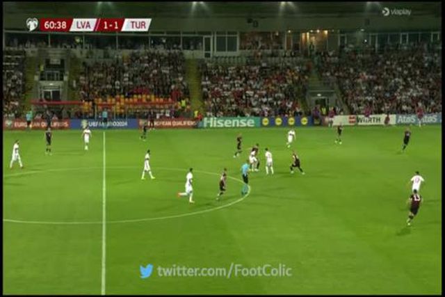 Reforço do Benfica: Que grande trabalho de Kokçu no segundo golo da Turquia!