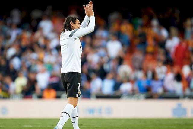 Edinson Cavani na lista de dispensas