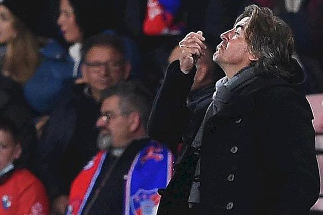 Esteghlal de Sá  Pinto derrotado na final da Taça