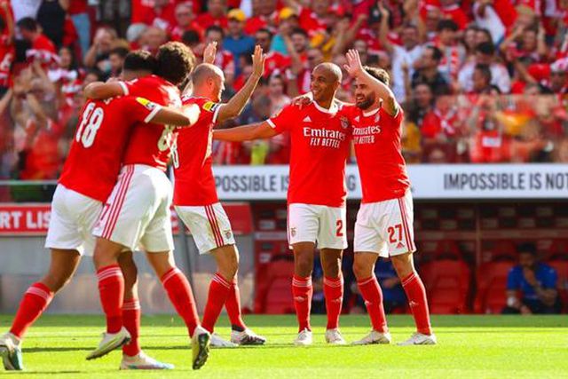 Benfica campeão em 34 capas: foi assim a história do 38 (fotogaleria)