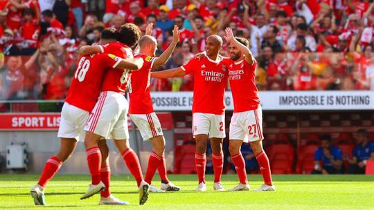 Benfica campeão em 34 capas: foi assim a história do 38 (fotogaleria)