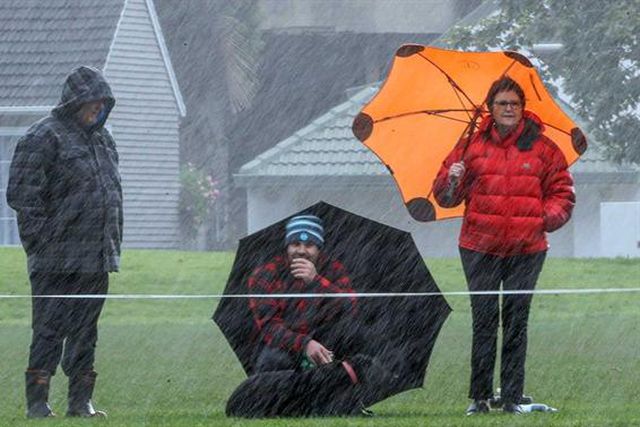 Mau tempo adia treino