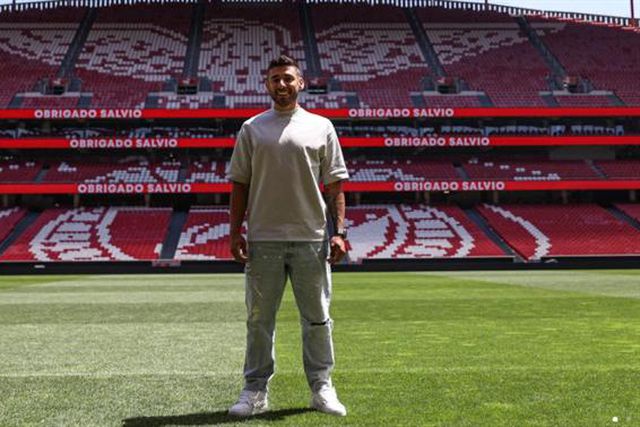 Salvio de visita: «Acredito muito no Benfica»