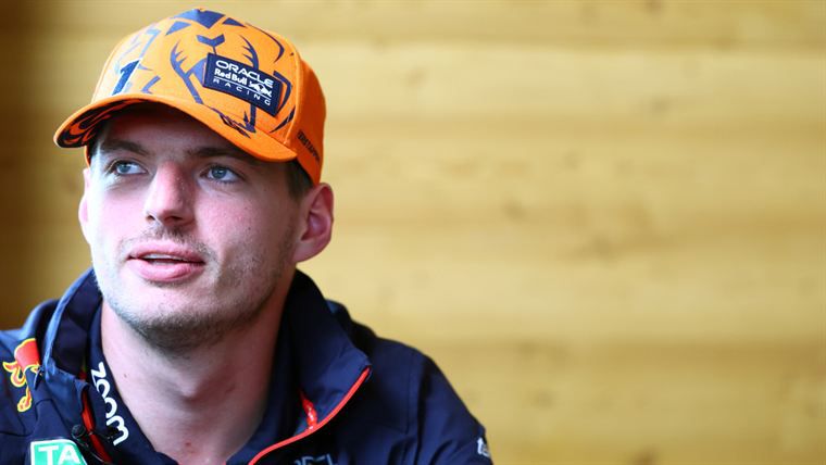 Max Verstappen perde cinco lugares na grelha de partida