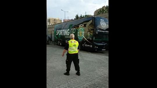 A chegada da equipa do Sporting a Alvalade… com  um pormenor (vídeo)