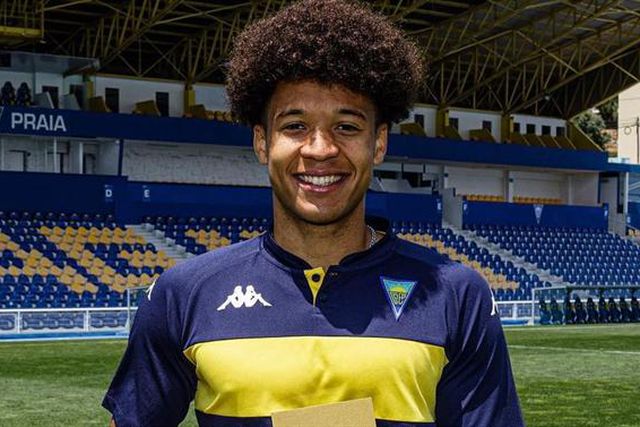 Tiago Santos ainda em ‘stand by’