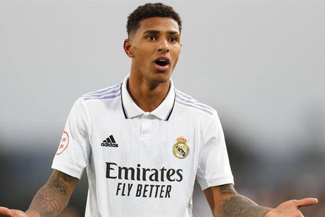 Lateral do Shakhtar em estudo (mas não é o preferido)