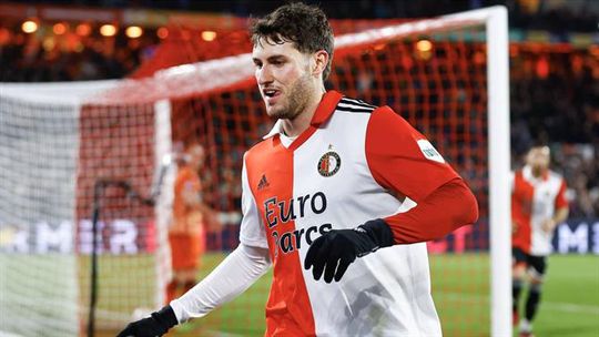 Alvo das águias titular no Feyenoord