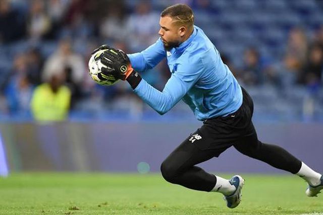 Chegou para discutir a titularidade mas termina época sem utilização