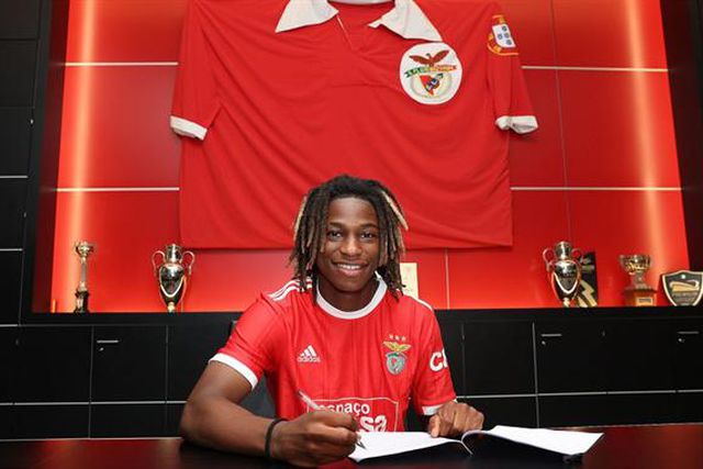 Ivan Lima renova contrato