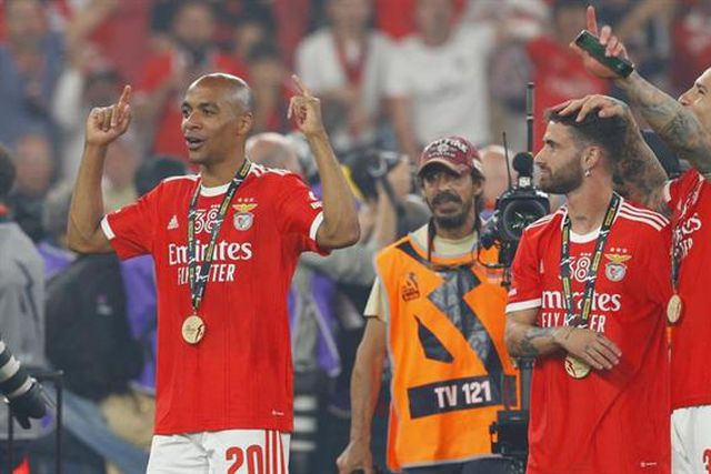 João Mário lembra conquista do 38: «Não se esqueçam dos verdadeiros campeões»