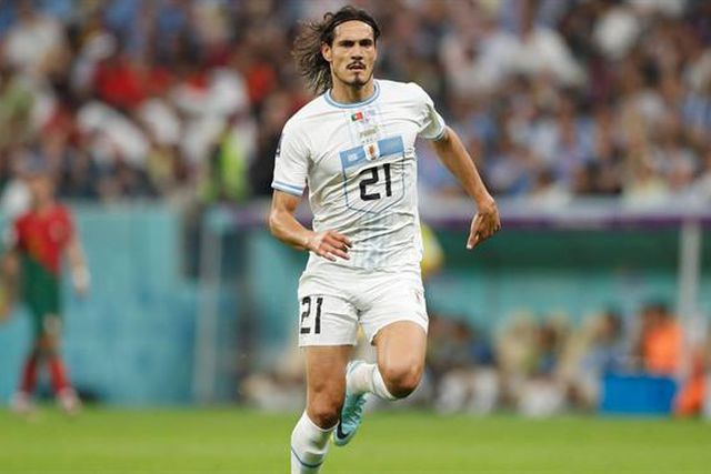 Oficial: depois de rescindir com o Valência, Cavani já tem novo clube