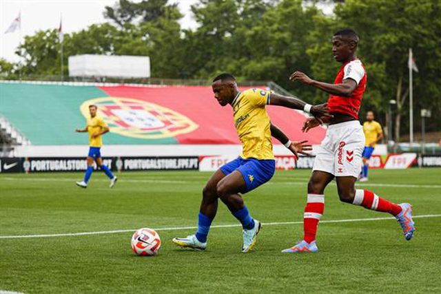 Mais forte nos penáltis, SC Braga ergue o troféu
