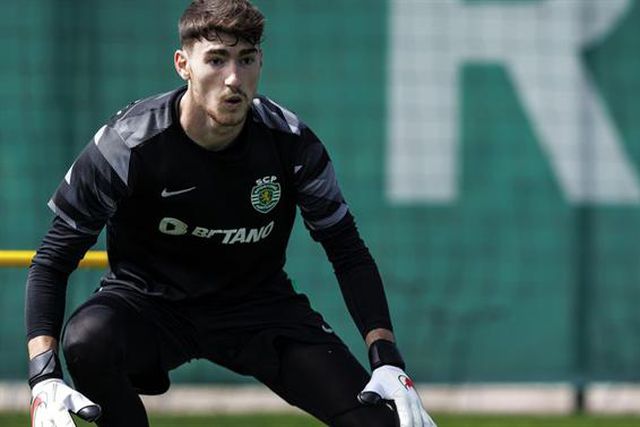 «Gosto muito de jogar com os pés e aperfeiçoei isso na Europa»