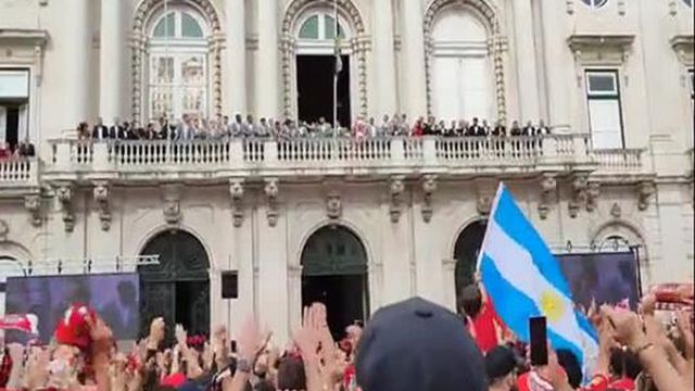 Nos Paços do Concelho cantou-se pelo «João Mário lampião»