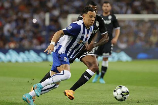 Pepê já tem passaporte italiano, mas aguarda Brasil