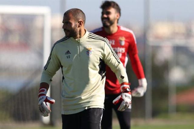 Benfica anuncia saída de treinador de guarda-redes da equipa B