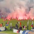 Caos em Brescia após descida: Adeptos invadem relvado e incendeiam carros de jogadores (vídeos)
