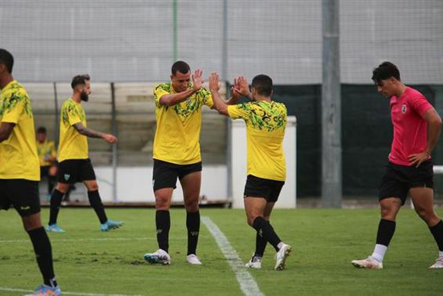 Goleada ao Gouveia em jogo de preparação