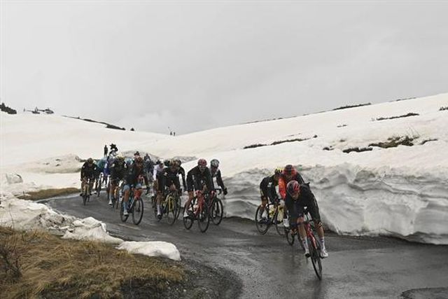 Volta a Itália: Decisões adiadas para as montanhas nos Dolomitas