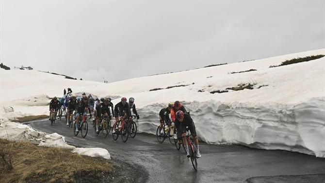 Volta a Itália: Decisões adiadas para as montanhas nos Dolomitas