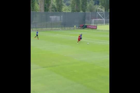 Golaço de Dybala na goleada da Roma, de José Mourinho, em jogo-treino