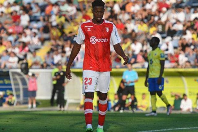 Banza resiste à seleção e dá prioridade ao clube