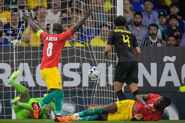 Guiné-Conacri apurada 'no sofá'