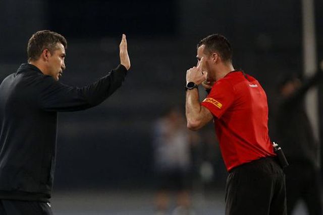 Pepa faz Lage sofrer; Caixinha e Paiva vencem