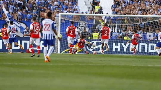 FC Porto adianta-se no marcador com um autogolo de André Horta (vídeo)