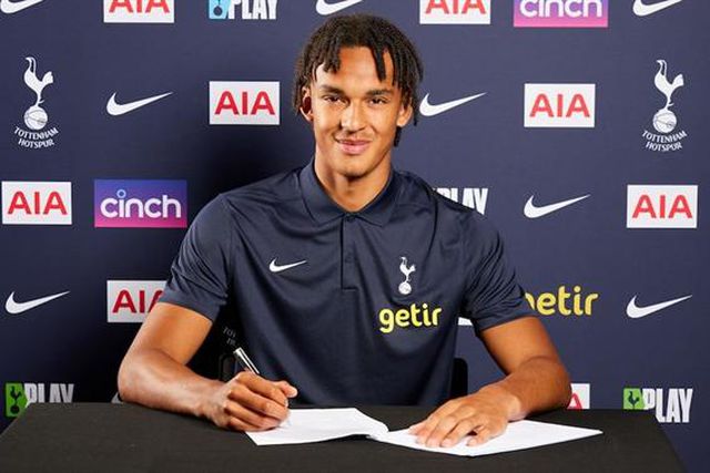 Anunciada contratação de jovem defesa-central