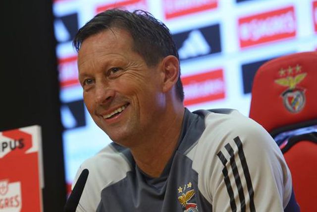 Roger Schmidt elogia reforços e destaca três regressos