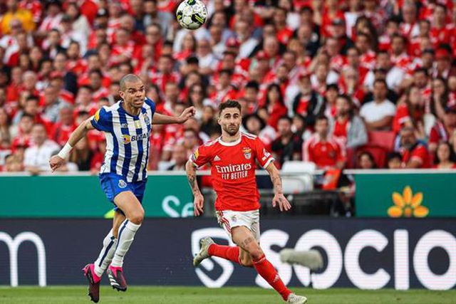 As contas de Benfica e FC Porto para o título