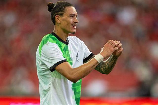 Darwin e Diogo Jota marcam na vitória do Liverpool frente a Ricardo Pereira (veja os golos)