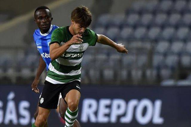 Aplausos para Daniel Bragança