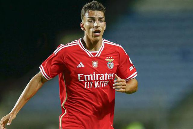 Sai Ramos, avança Musa