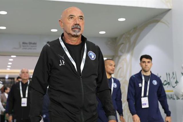 Oitava vitória seguida e liderança para Pyramids de Jaime Pacheco