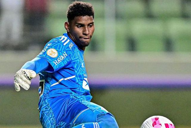 Guarda-redes do Flamengo volta ao radar