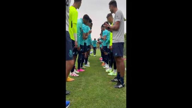 Taremi fez anos e não se livrou do 'tradicional castigo'