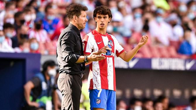 Simeone elogia João Félix e garante: «Não tenho problemas com ninguém»