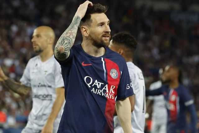 Messi foi assobiado na despedida e 'dispensou' volta de honra