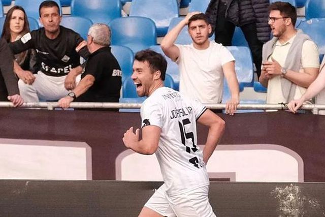 Notícia A BOLA: João Silva é reforço dos durienses