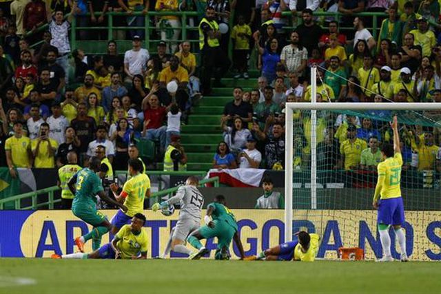 Senegal bate Brasil e Mané e Vinicíus Jr. encantam Alvalade
