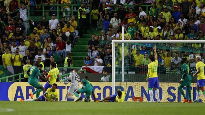 Senegal bate Brasil e Mané e Vinicíus Jr. encantam Alvalade