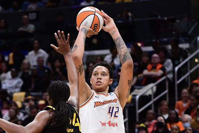 Brittney Griner voltou a jogar na WNBA, depois de 10 meses presa na Rússia